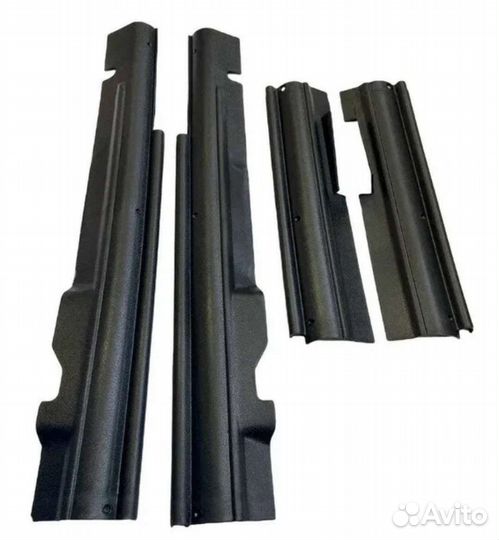 Накладки порогов Нива 4х4 под ковролин