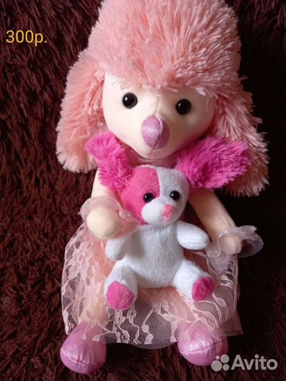 Игрушка сиреноголовый и мягкие игрушки