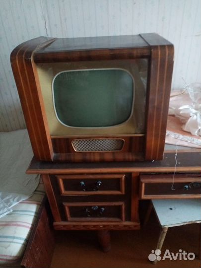 Телевизор для ценителей старых вещей