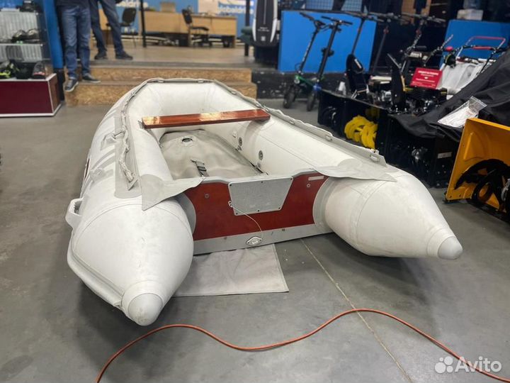 Лодка Suzumar 265