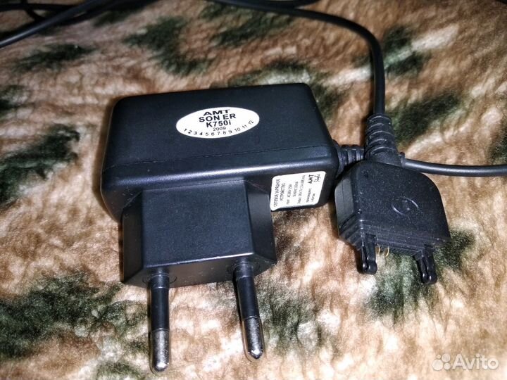 Зарядное устройство для телефона k750i