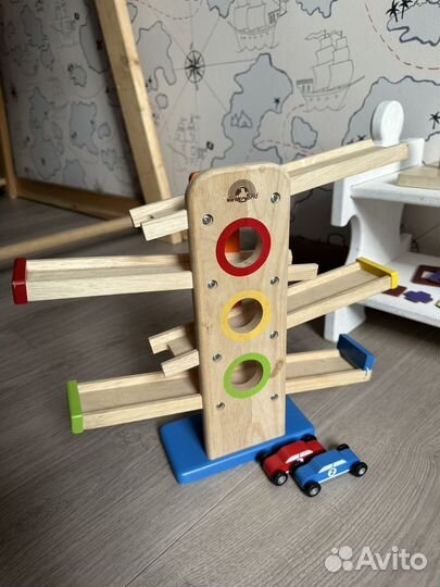 Материалы и игрушки Монтессори пакетом