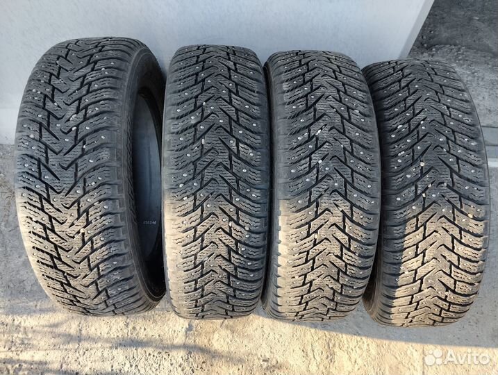 Nokian Tyres Hakkapeliitta 8 215/65 R17