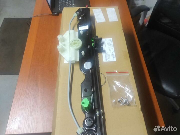 Стеклоподъемник G463