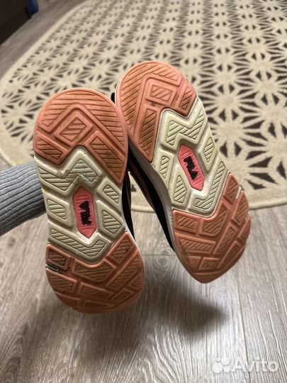 Кроссовки Fila размер 37