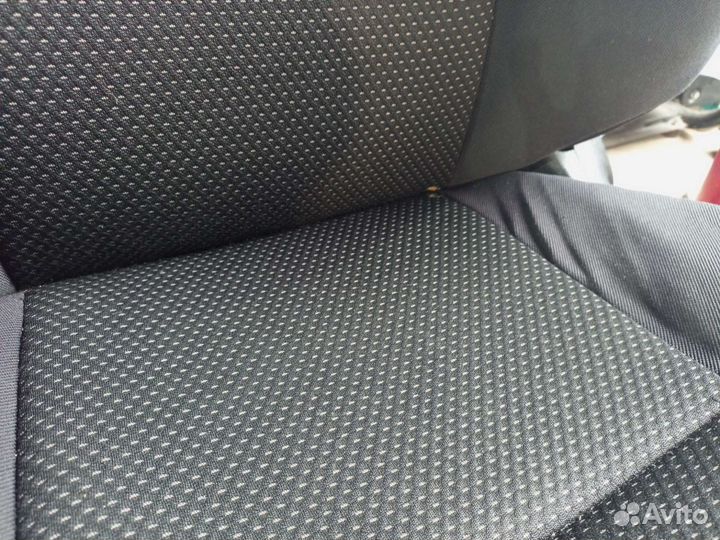 Салон для автомобиля Toyota ist