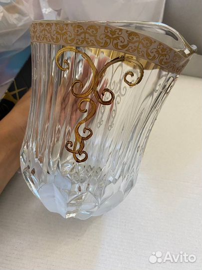 Кувшин и стаканы