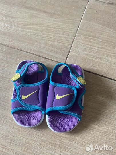 Сандалии nike