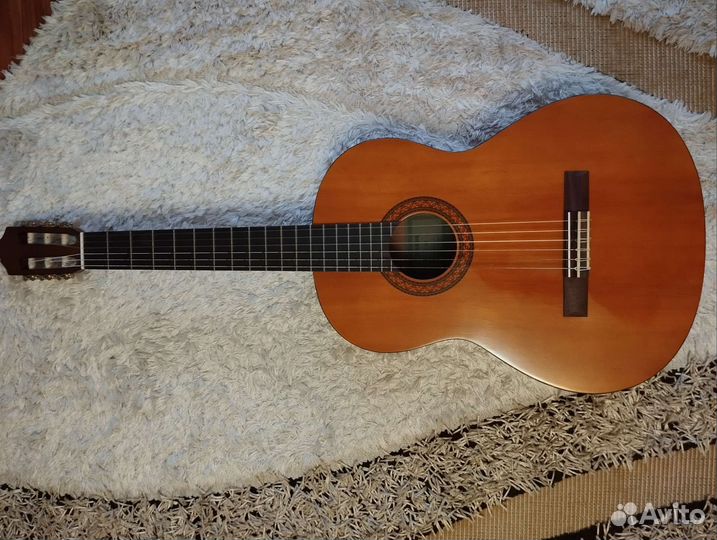 Акустическая гитара yamaha c40