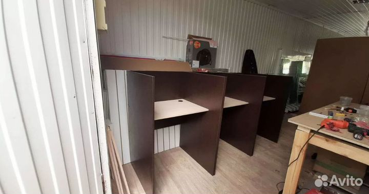 Мебель для офиса (столы)