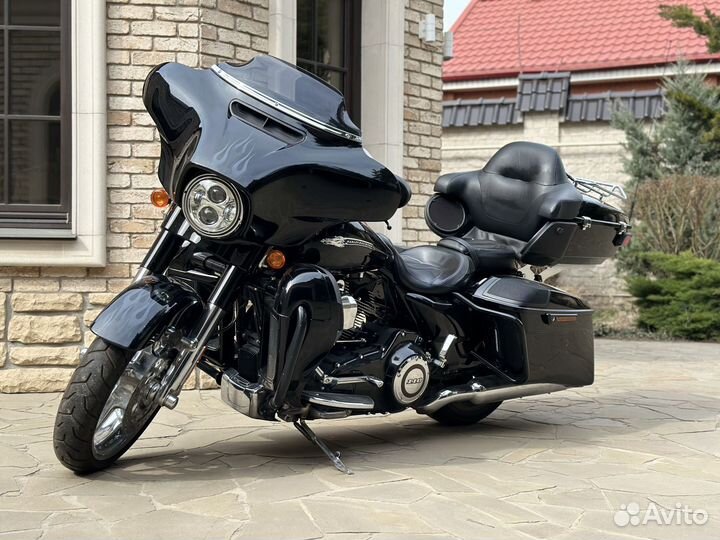 Harley Davidson Street Glide CVO