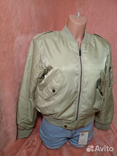 Ветровка женская