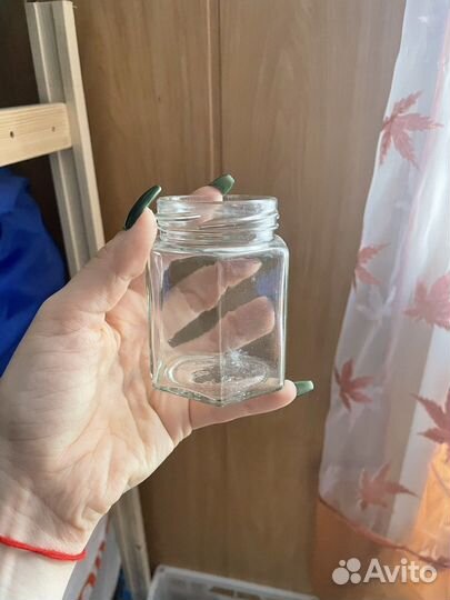 Баночка с черной крышкой 100 мл и 200 мл