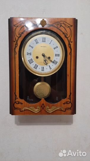 Настенные часы Янтарь