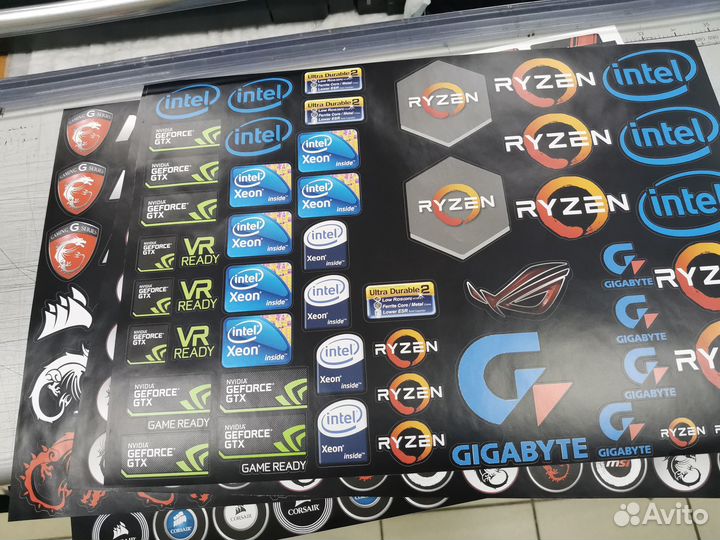 Печать наклеек