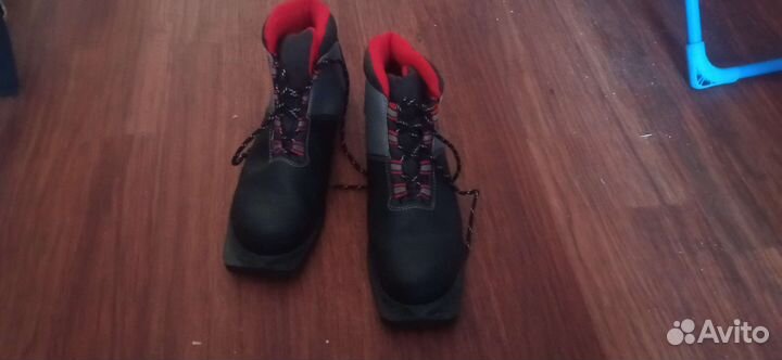 Беговые лыжи с ботинками и палками бу