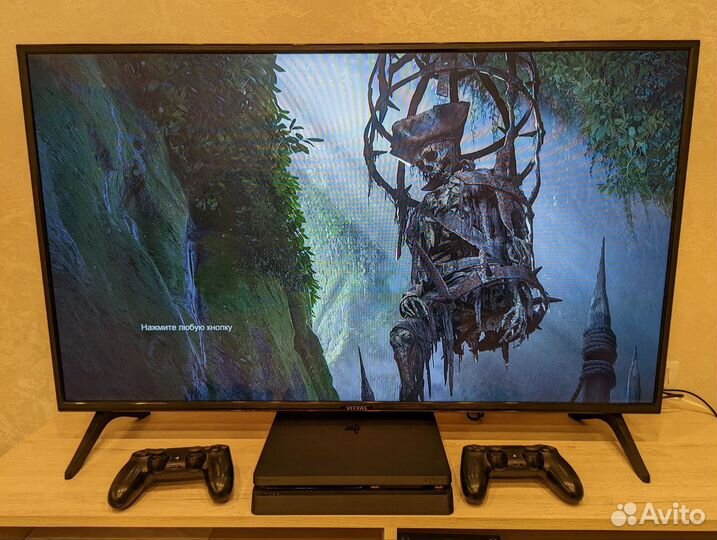 PlayStation 4 Slim 1Tb PS4 + 2 джойстика + 400 игр