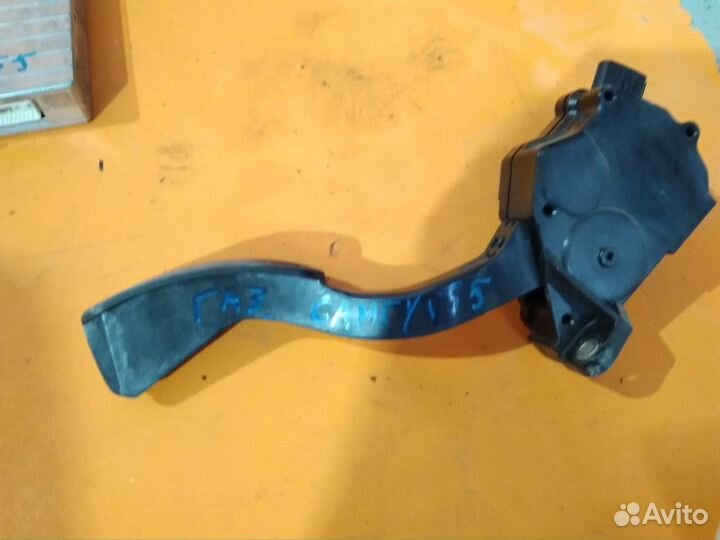 Педаль газа на Toyota Camry V55 V50