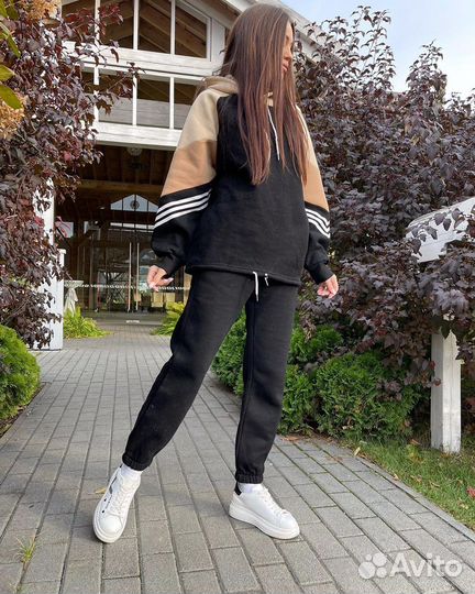 Спортивный костюм женский на флисе 42-44 рр