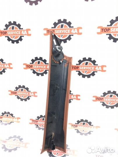 Накладка стойки передняя правая Bentley