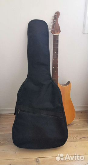 Гитара с чехлом