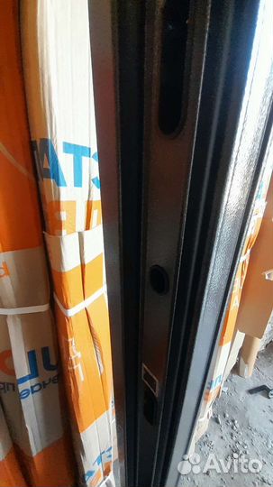 Дверь входная морозостойкая в дом