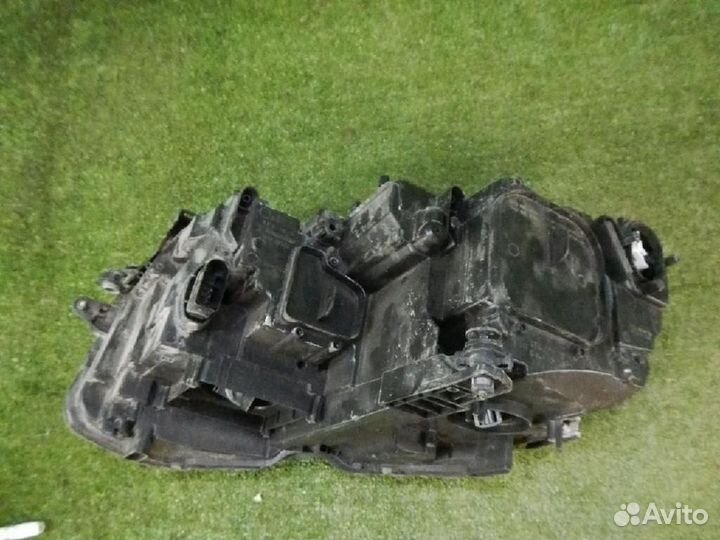 Фара правая Volkswagen Tiguan