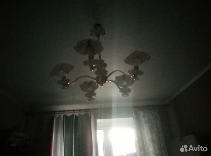 Светильник настольный,люстра 5 ламп