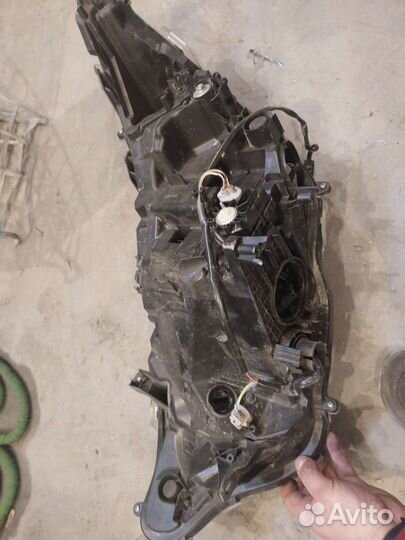 Tayota Rav 4 фара правая 2021