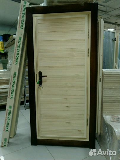 Дверь входная деревянная утеплённые