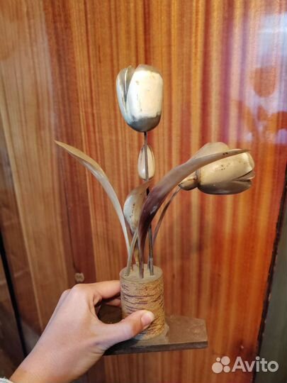 Тюльпаны из кости СССР