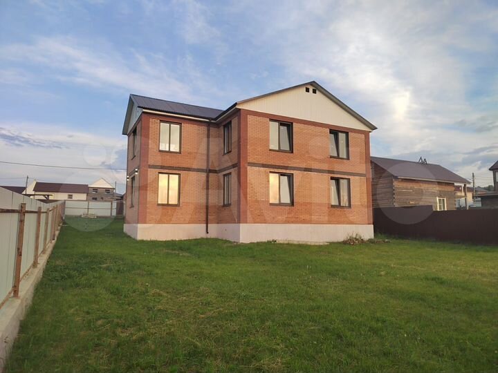 Дом 185 м² на участке 9 сот.