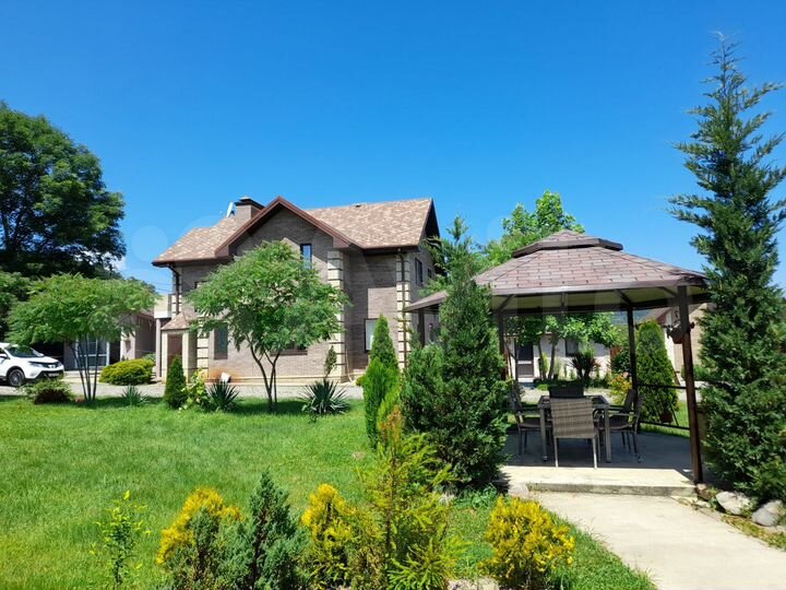 Дом 380 м² на участке 32 сот.