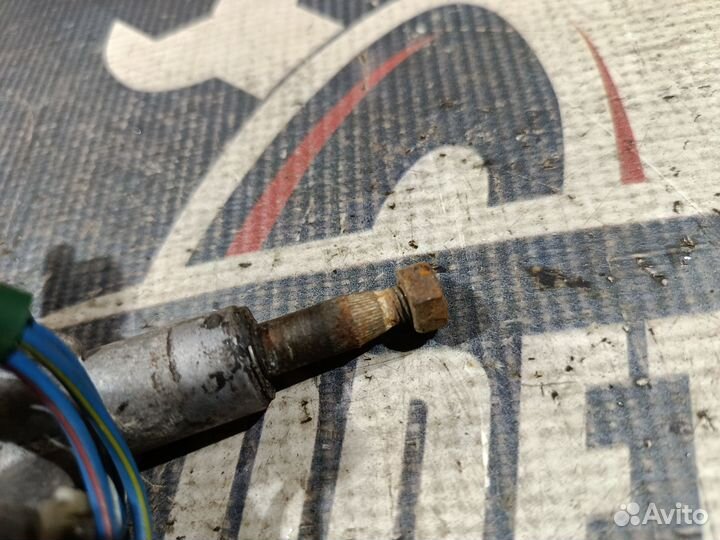 Моторчик стеклоочистителя Mitsubishi Delica 3 P25W