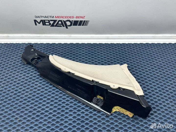Обшивка левой задней стойки Меrcеdes W222