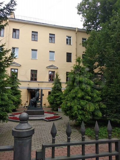 2-к. квартира, 43 м², 4/4 эт.