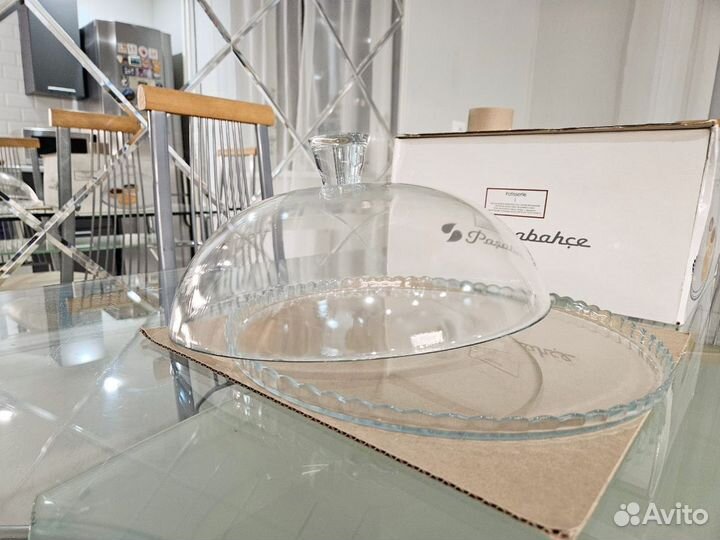 Тортница с крышкой