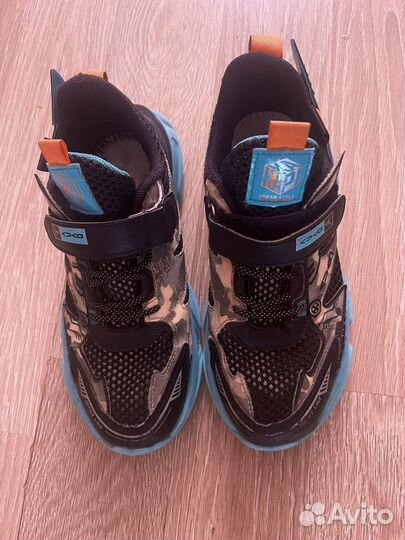 Кроссовки детские