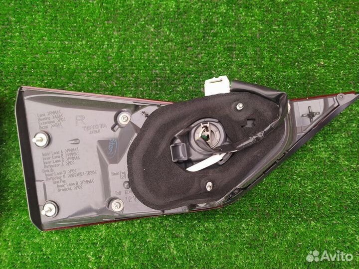 Стоп сигнал в крышку багажника Lexus GS 2011-2015