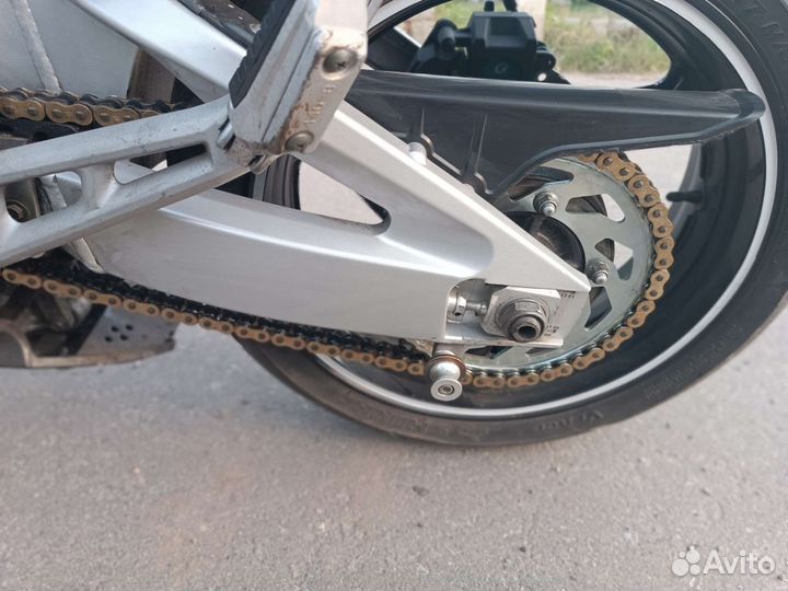 Suzuki GSR 400