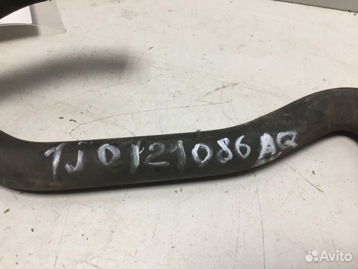 Шланг системы охлаждения Volkswagen Golf 4