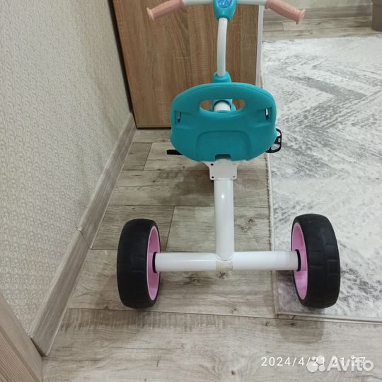 Детский велосипед bmw трехколесный