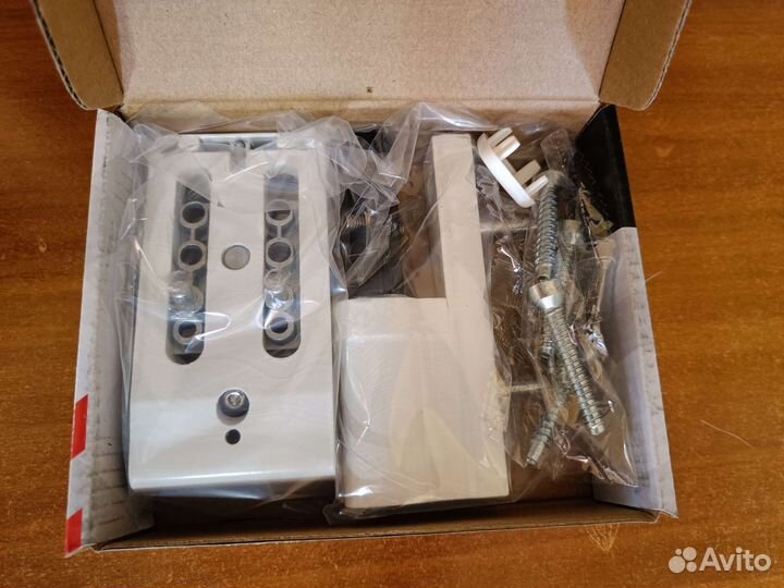 Петли для пвх дверей новые