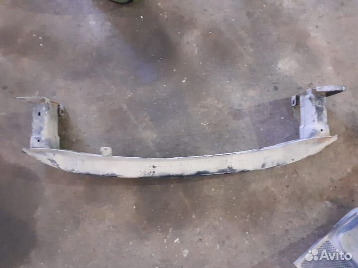 Усилитель переднего бампера Фольксваген Поло 2015