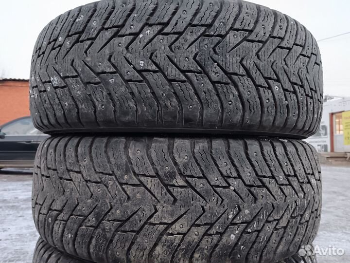 Nokian Tyres Hakkapeliitta 8 SUV 245/70 R16 111T