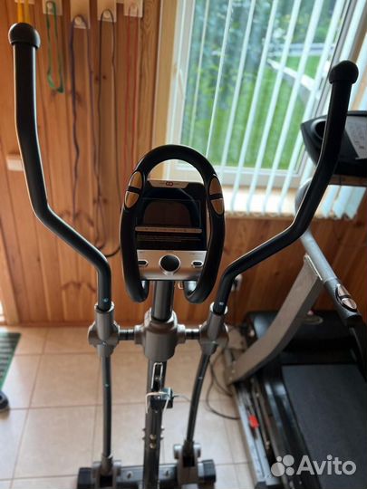 Эллиптический тренажер CardioPower Е250