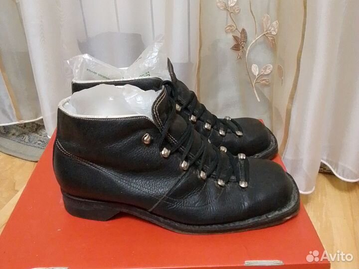 Лыжные ботинки финляндия кожаные р. 42