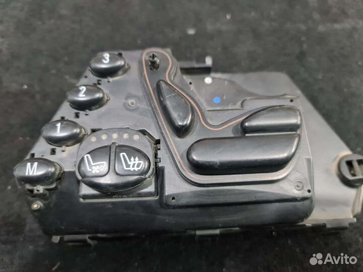 Блок управления заднего левого сиденья Mercedes220