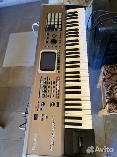 Продам синтезатор roland fantom-S