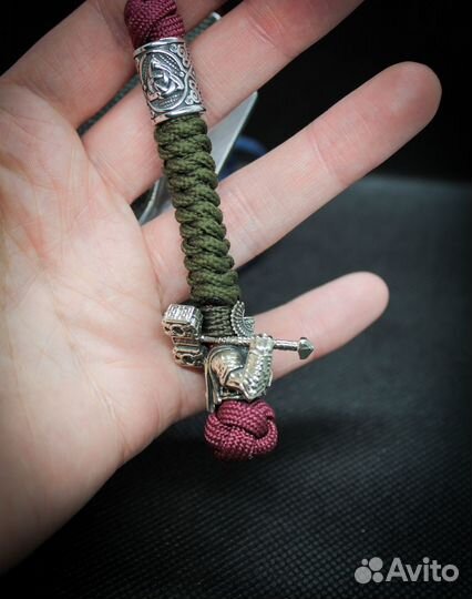 Темляк для ножа из паракорда: 